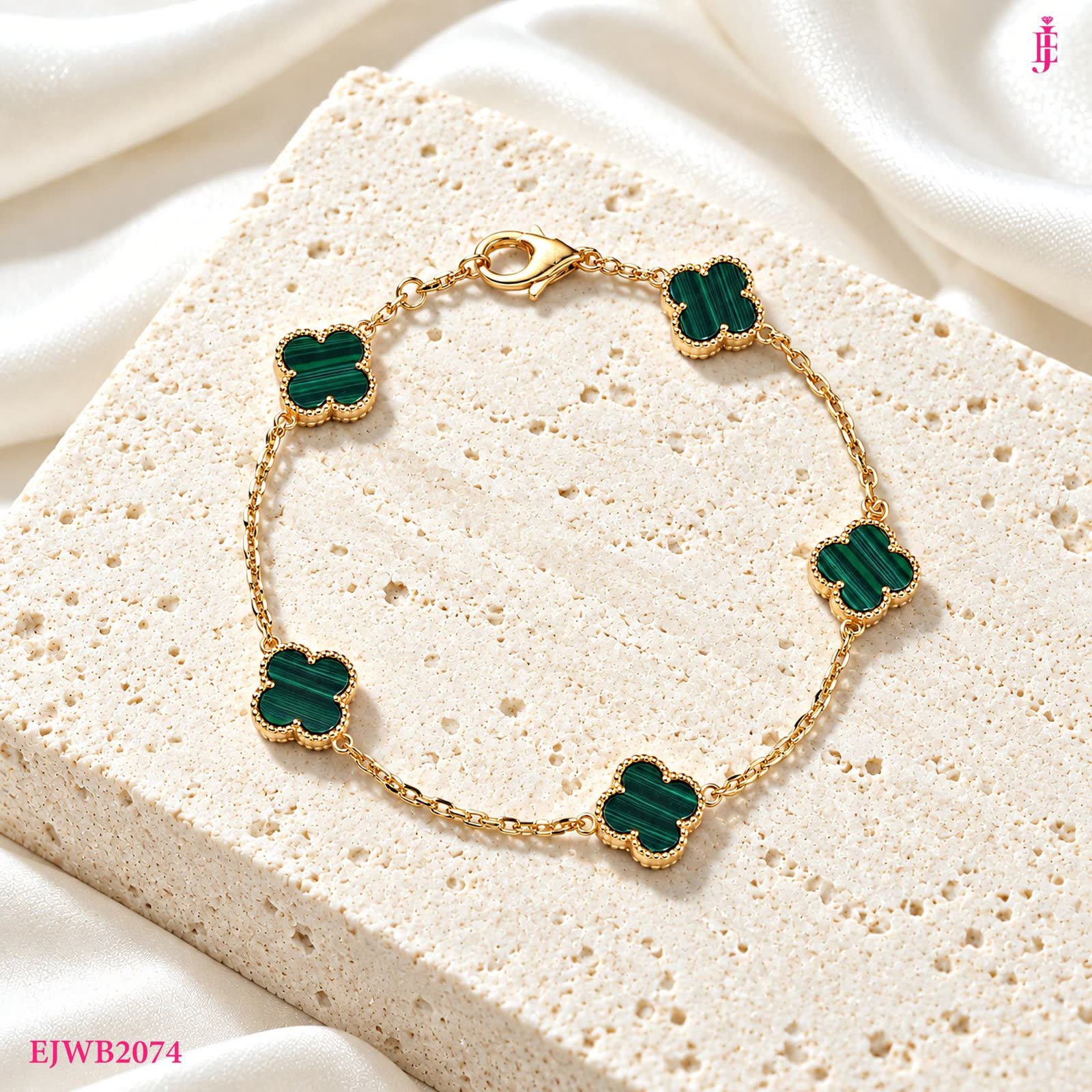 Green Malachite Clover Bracelet in Gold-Plated Silver - View 2