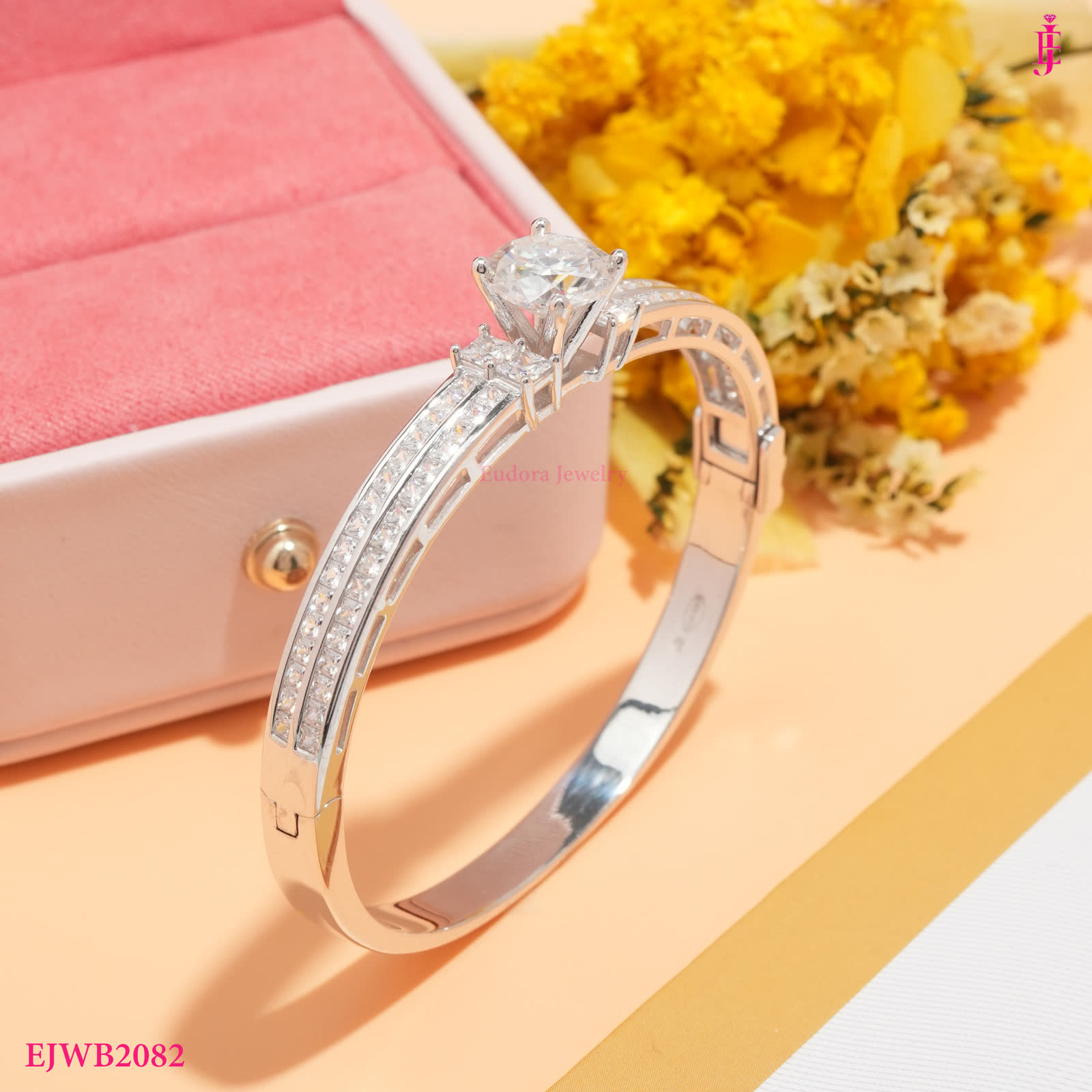 Solitaire Bangle in Platinum-Plated Sterling Silver - angled setting detail