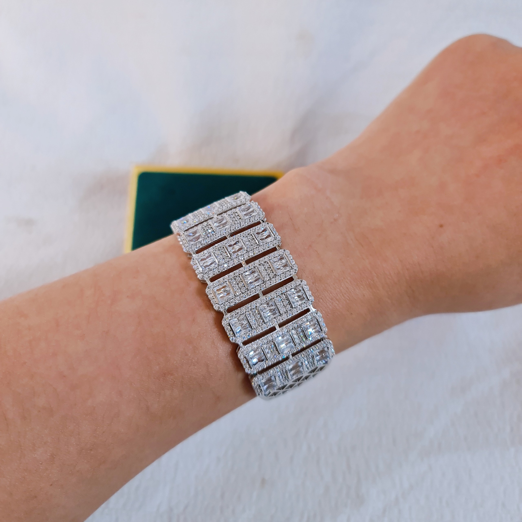 EJWB1064 Women's Bracelet
