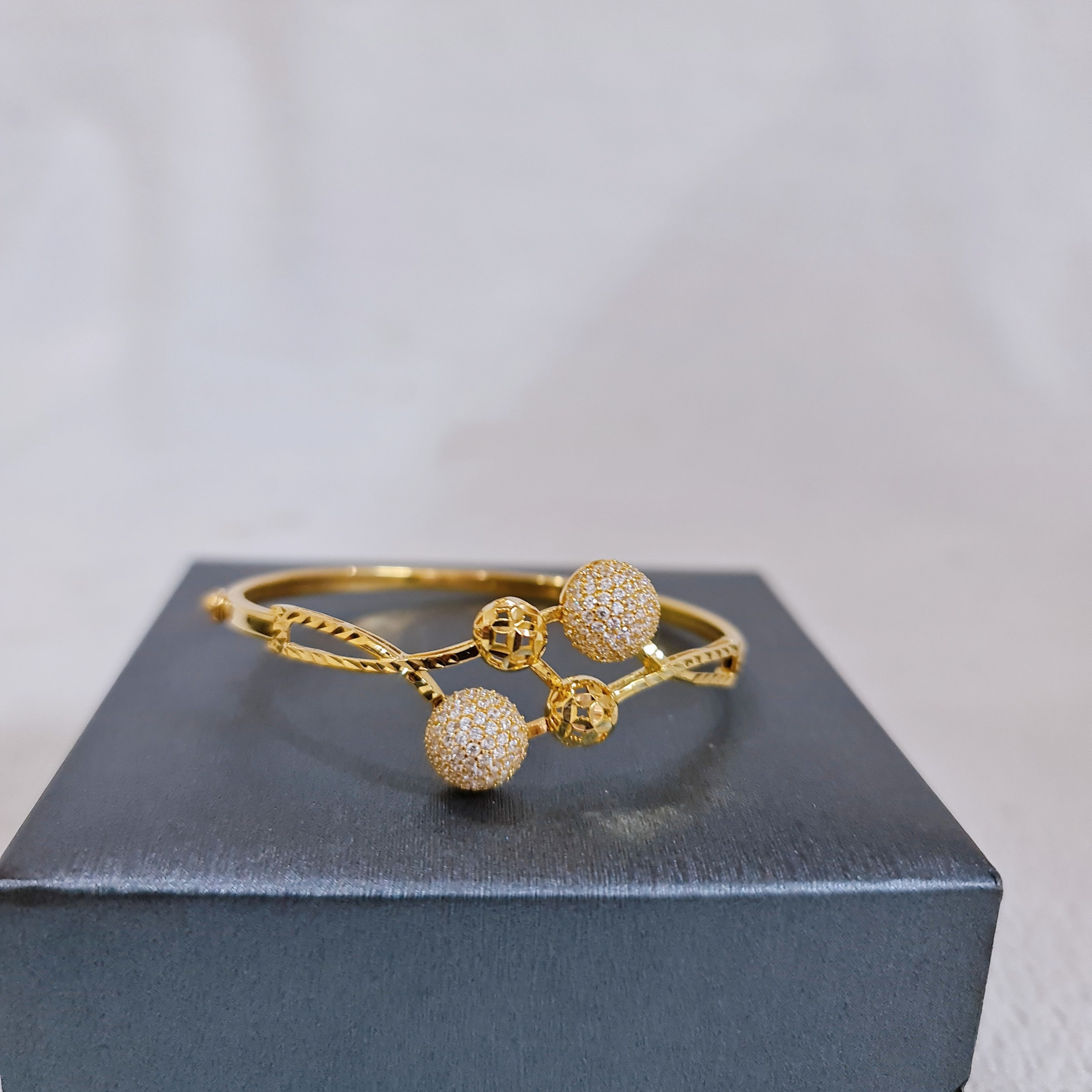 EJWB1240 Women's Bracelet