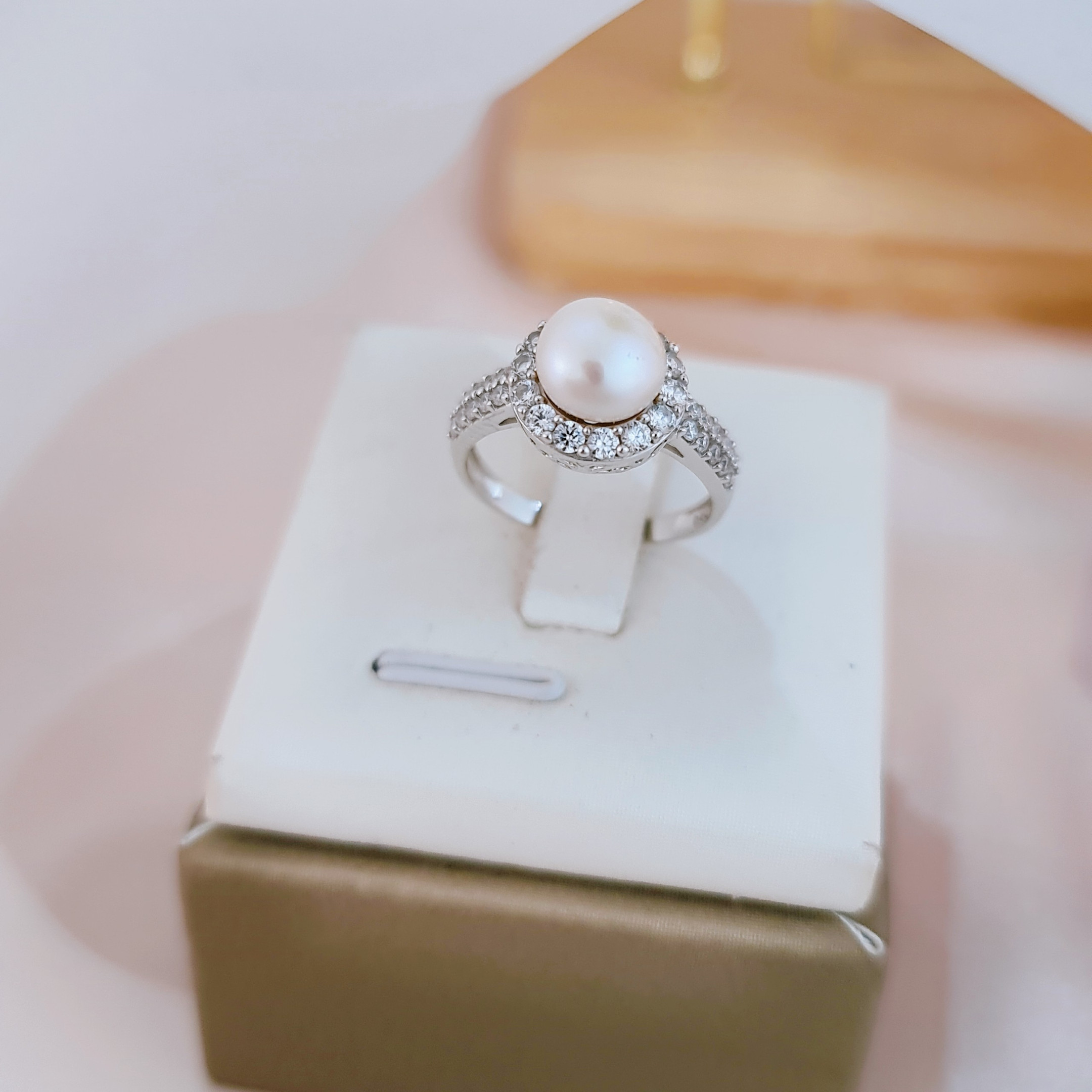 EJWR1244 Women's Ring