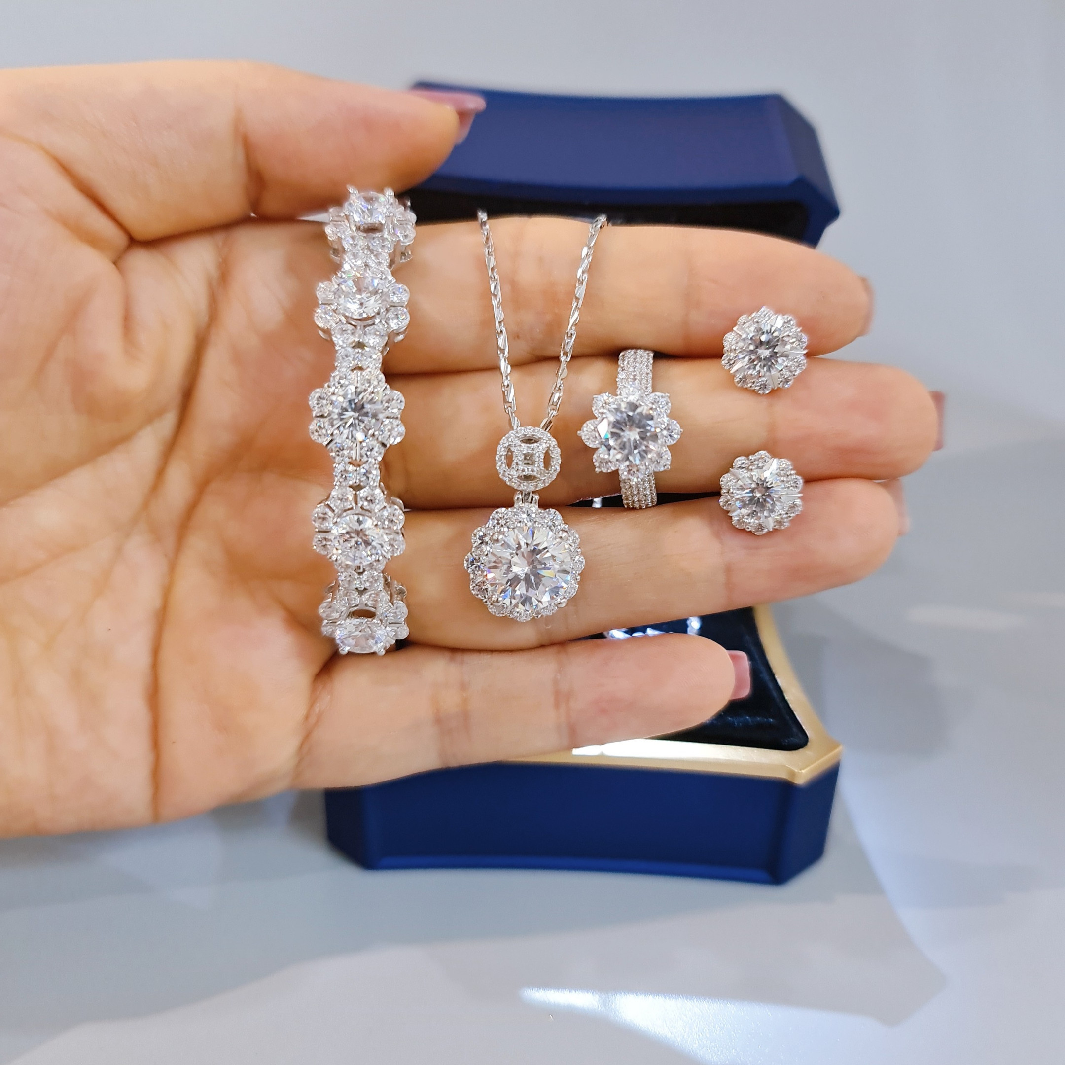 EJWS1073 Women's Jewelry Set