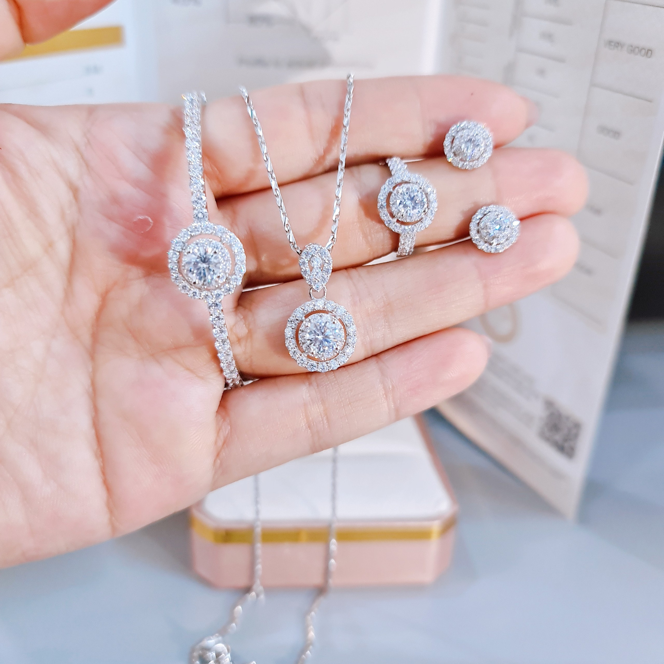 EJWS1076 Women's Jewelry Set