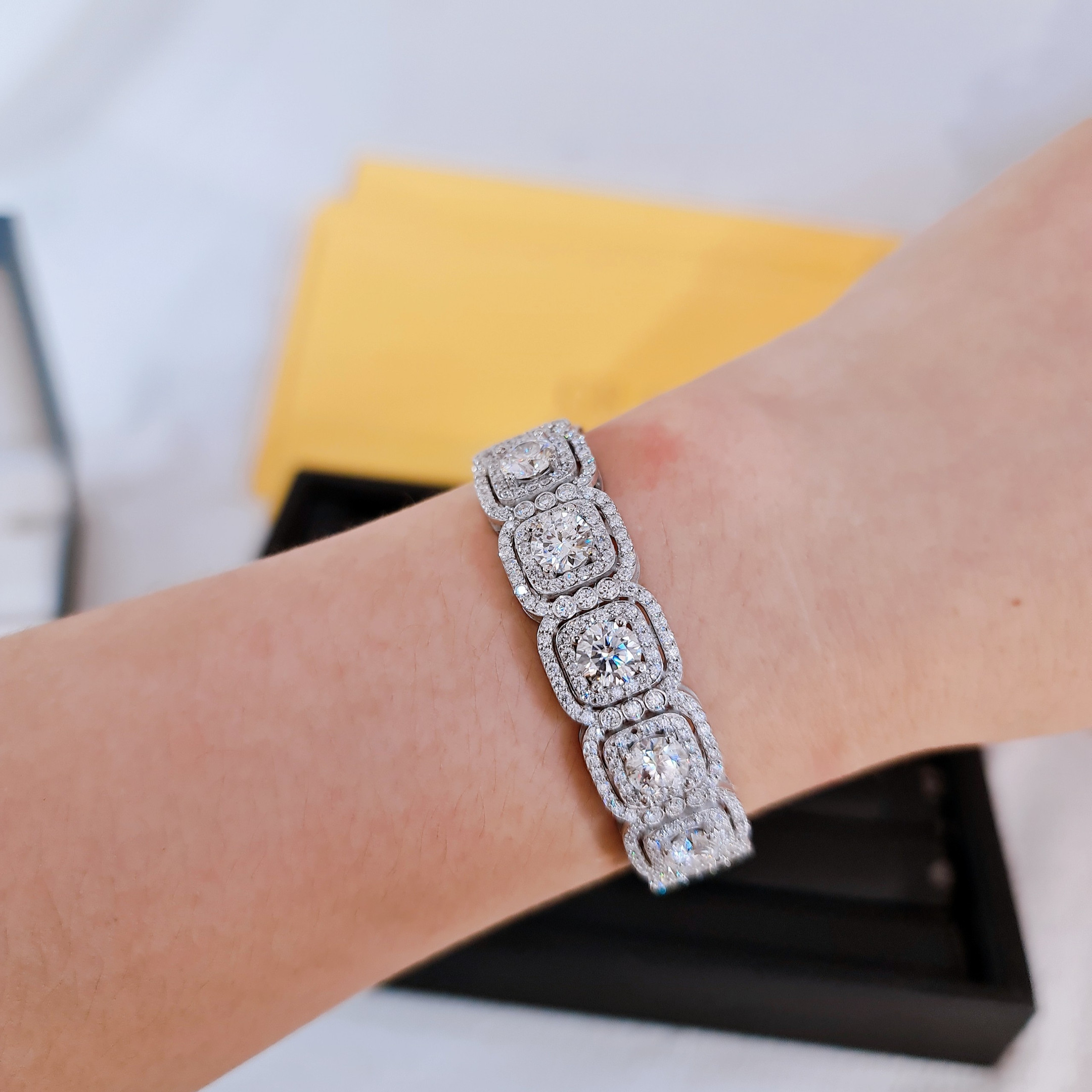 EJWB1248 Women's Bracelet