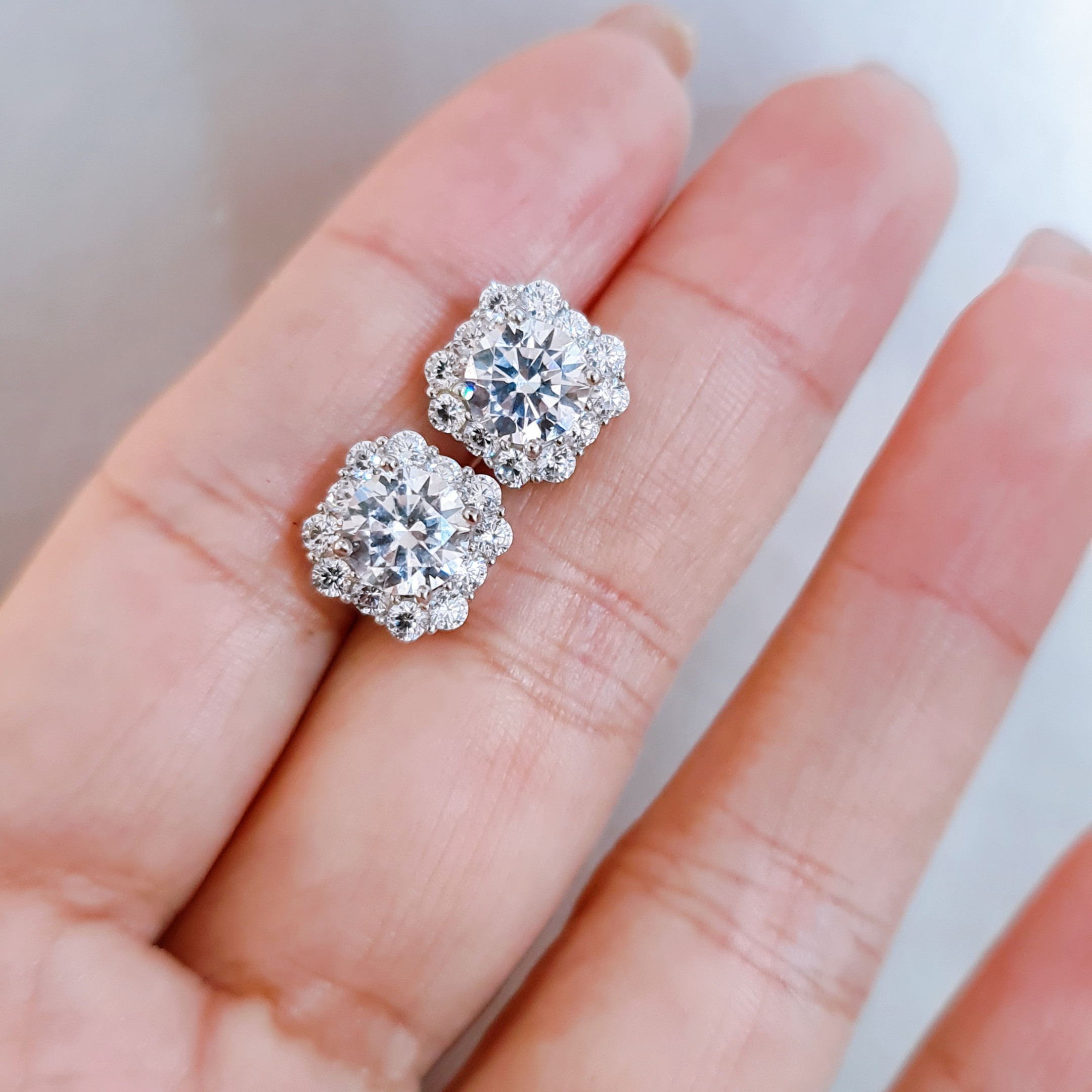 EJWE1263 Women's Earrings