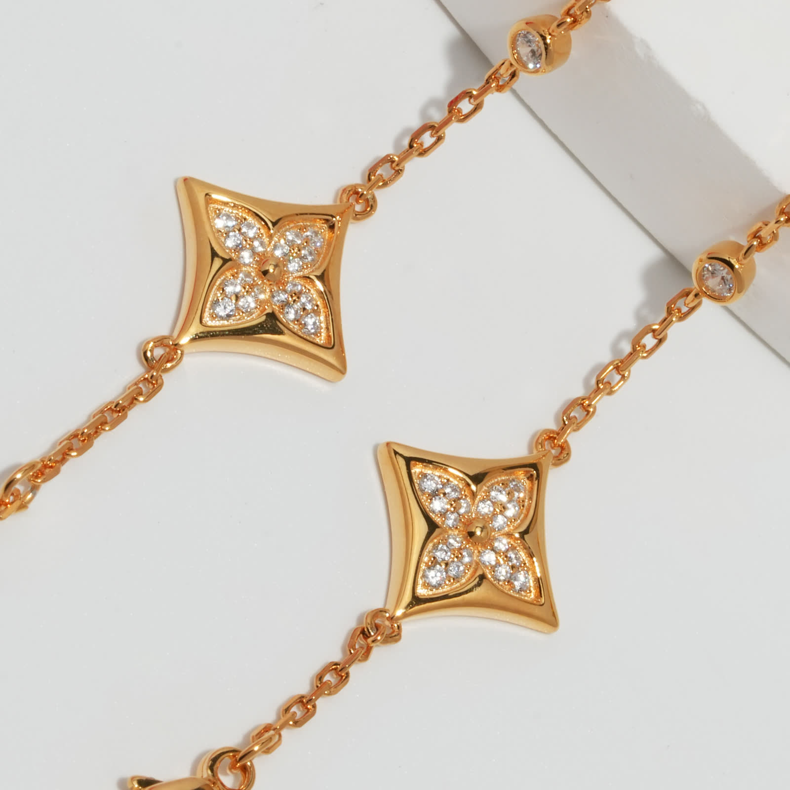 Close-up of a floral station and round bezel accent