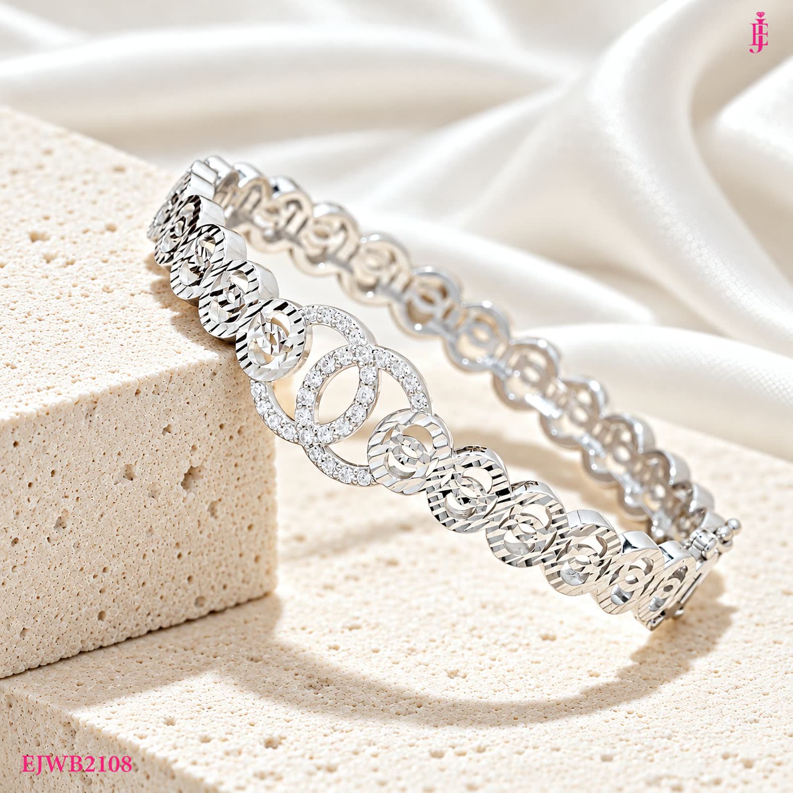 CZ Interlocking Circle Link Bracelet in Sterling Silver - detail view